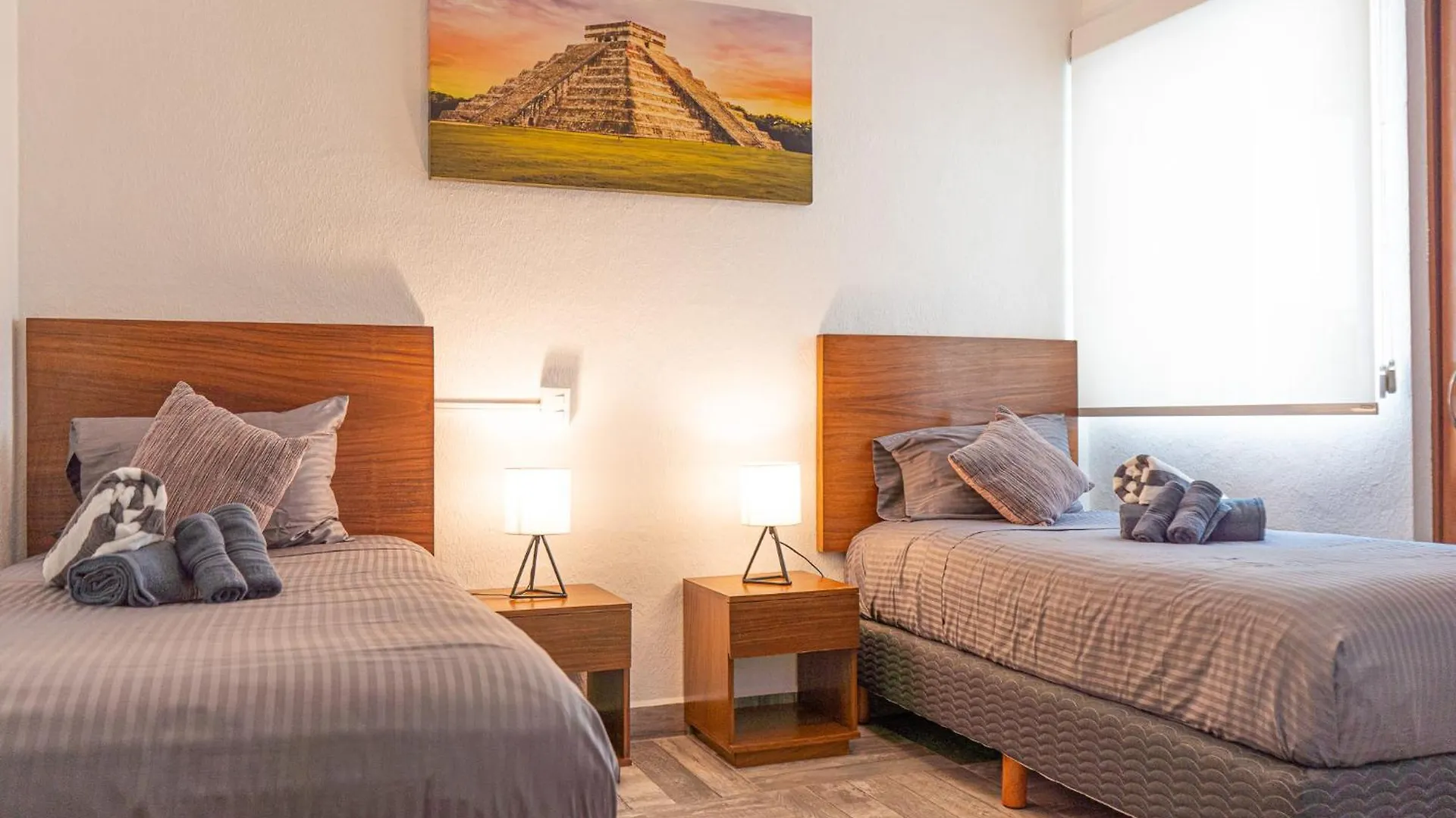 Modern 2Br Apt-3 Baths-Pool-Wi-Fi-Steps To Beach Playa del Carmen 0*,