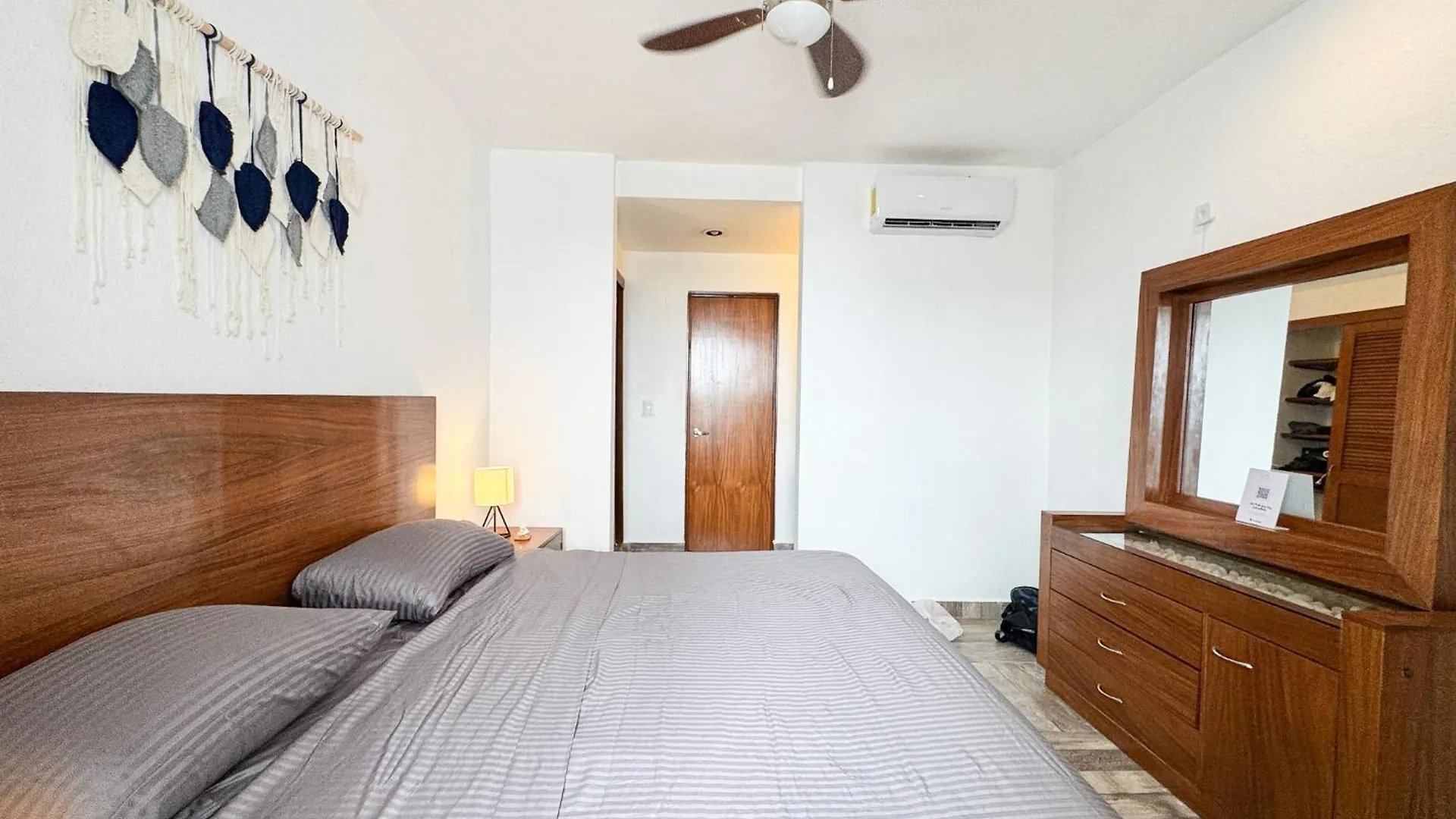 Modern 2Br Apt-3 Baths-Pool-Wi-Fi-Steps To Beach Playa del Carmen Meksika