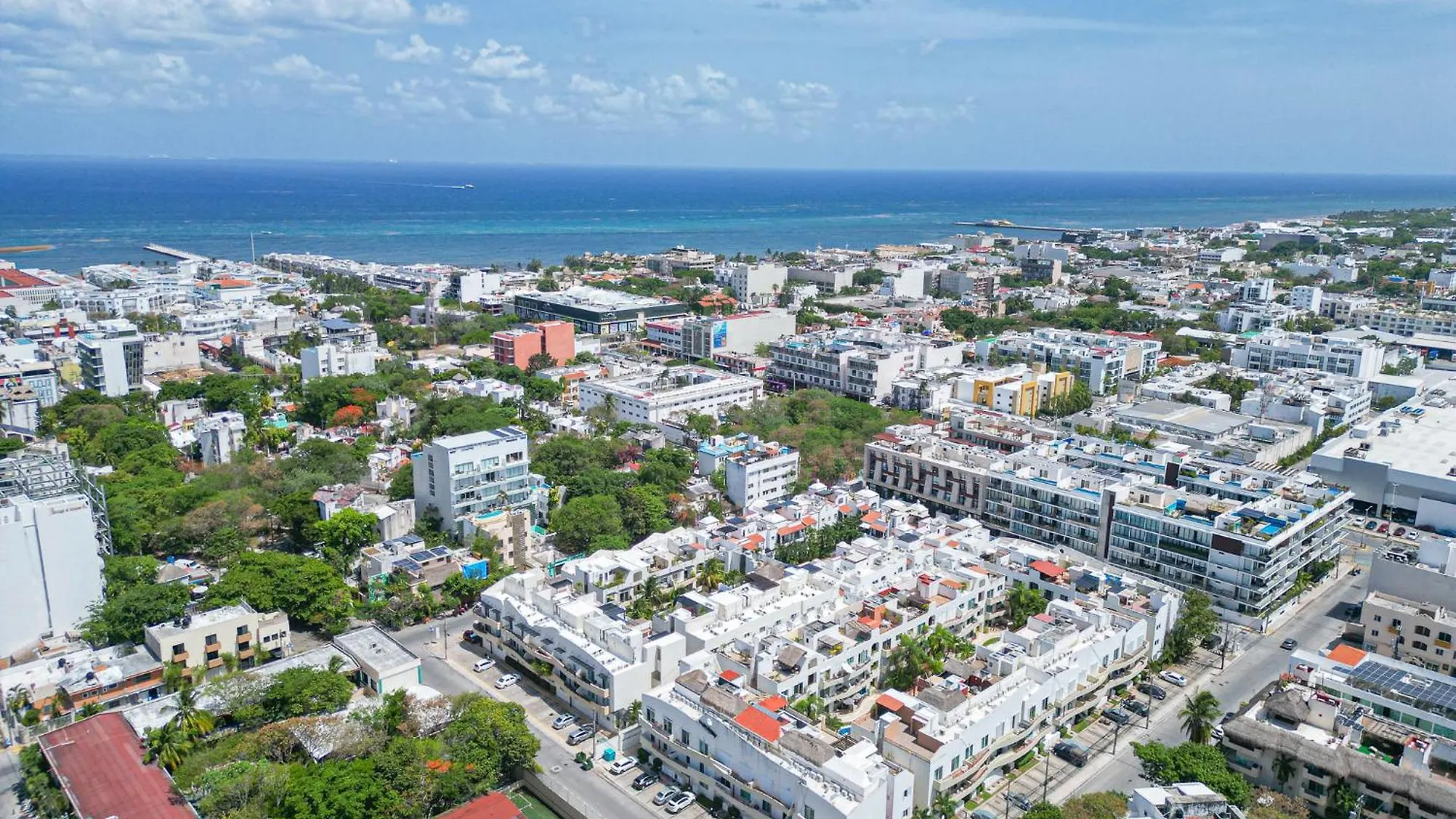 Modern 2Br Apt-3 Baths-Pool-Wi-Fi-Steps To Beach Playa del Carmen Daire