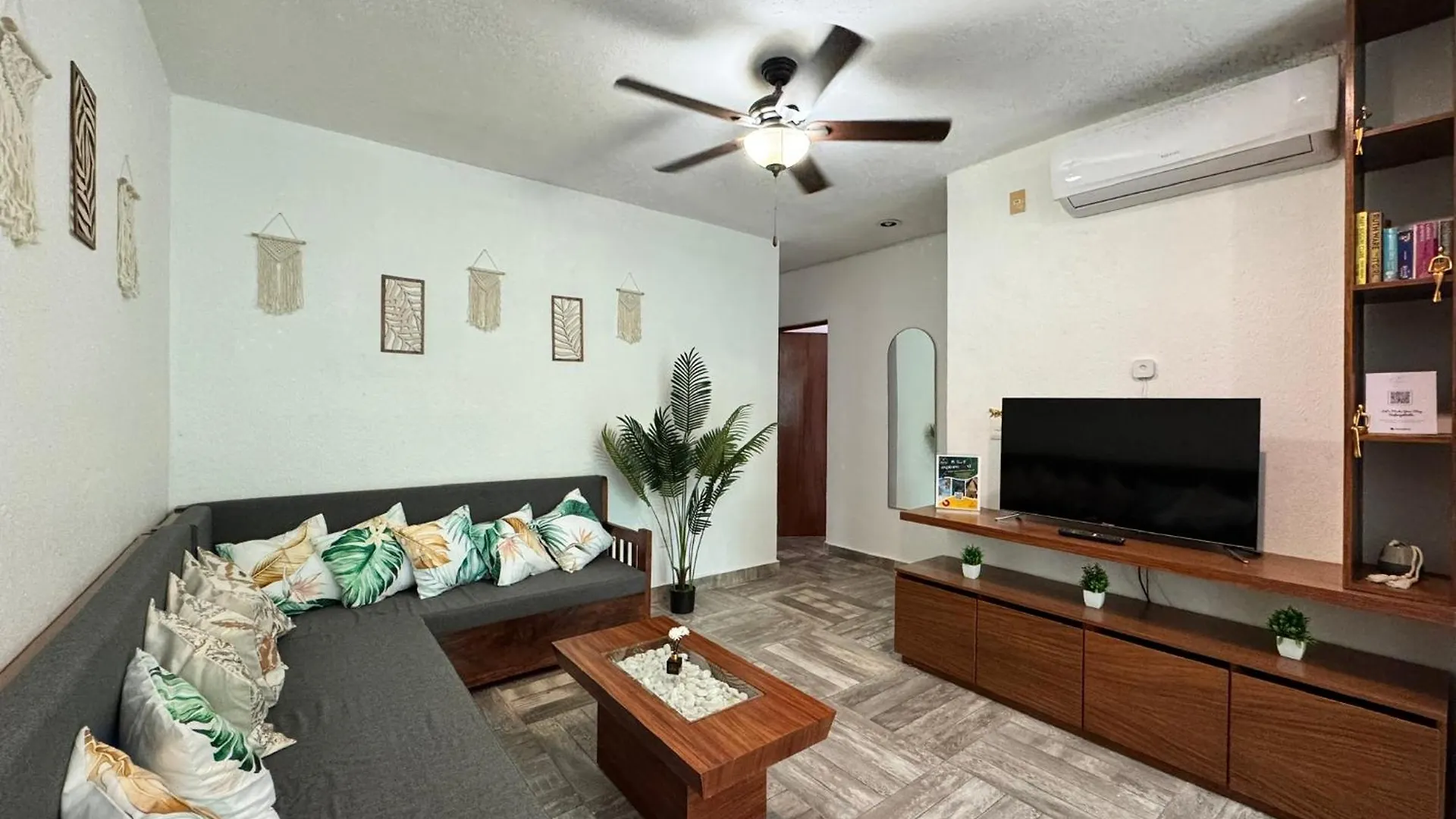 Modern 2Br Apt-3 Baths-Pool-Wi-Fi-Steps To Beach Playa del Carmen