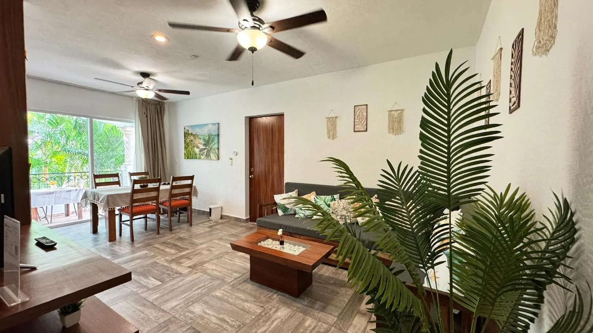 Daire Modern 2Br Apt-3 Baths-Pool-Wi-Fi-Steps To Beach Playa del Carmen